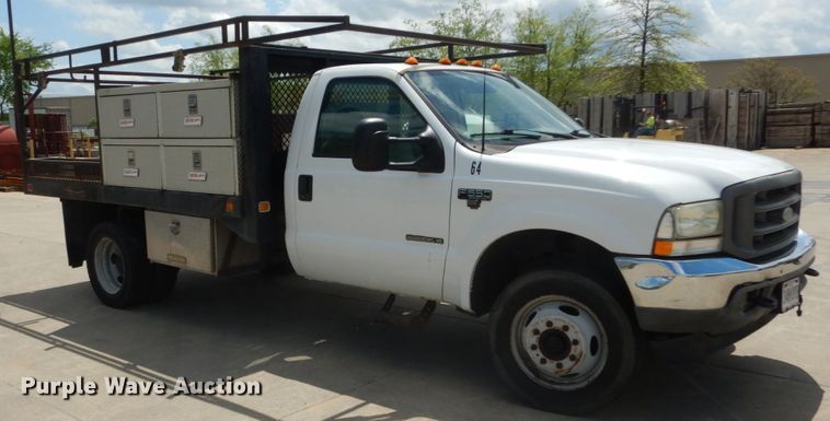 image for item IY9728 2002 Ford F550 Super Duty  flatbed truck