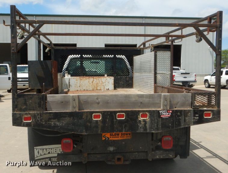 image for item IY9728 2002 Ford F550 Super Duty  flatbed truck