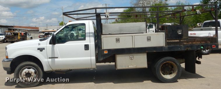 image for item IY9728 2002 Ford F550 Super Duty  flatbed truck