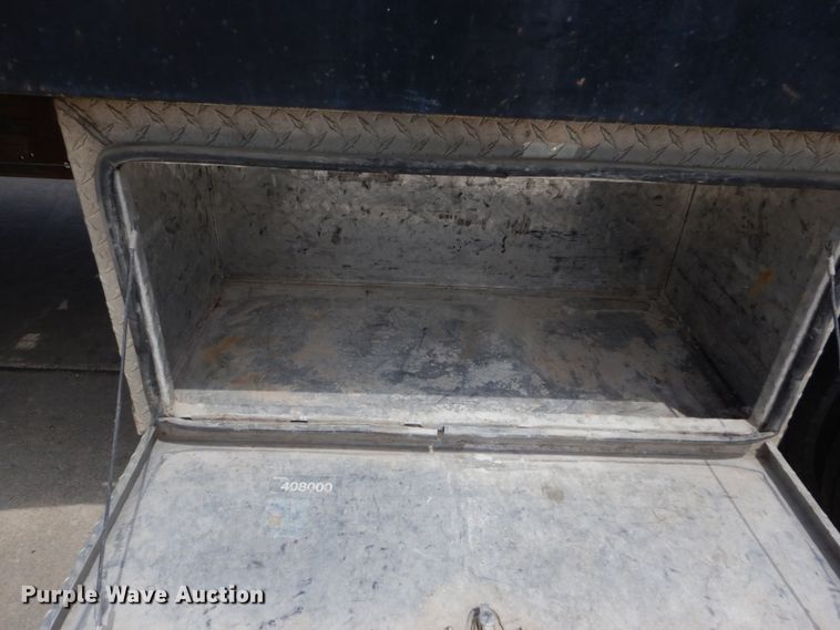 image for item IY9728 2002 Ford F550 Super Duty  flatbed truck