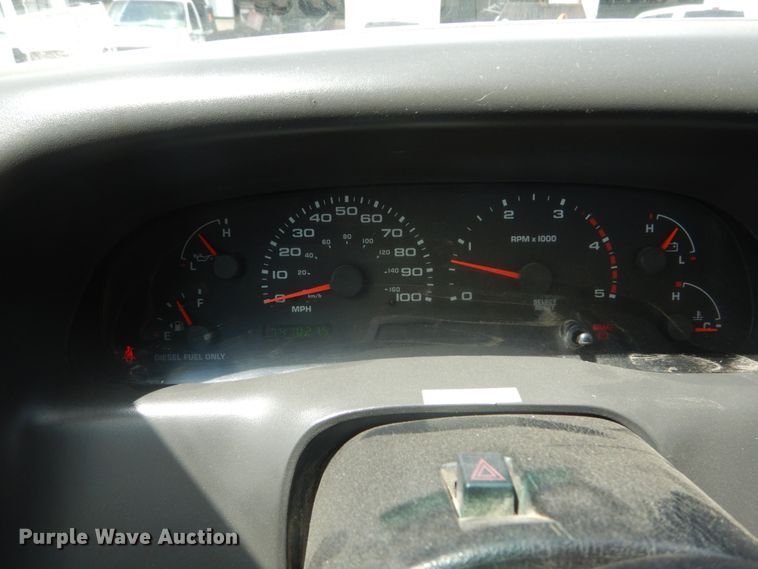 image for item IY9728 2002 Ford F550 Super Duty  flatbed truck