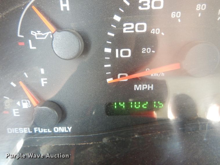 image for item IY9728 2002 Ford F550 Super Duty  flatbed truck