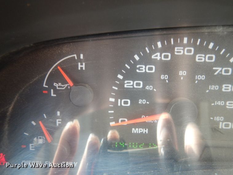 image for item IY9728 2002 Ford F550 Super Duty  flatbed truck