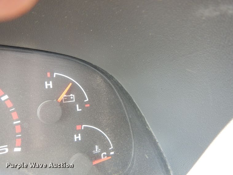 image for item IY9728 2002 Ford F550 Super Duty  flatbed truck