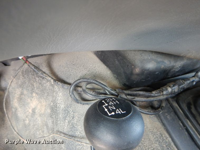 image for item IY9728 2002 Ford F550 Super Duty  flatbed truck