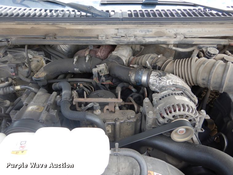 image for item IY9728 2002 Ford F550 Super Duty  flatbed truck