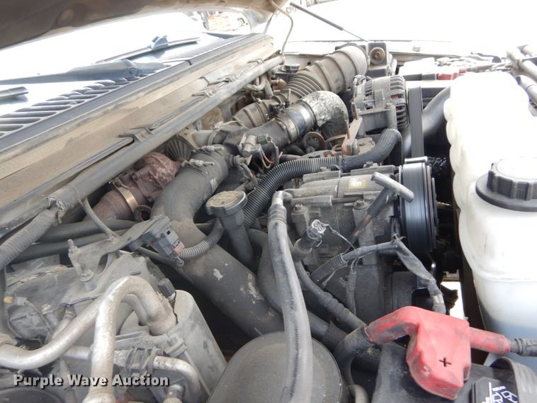 image for item IY9728 2002 Ford F550 Super Duty  flatbed truck