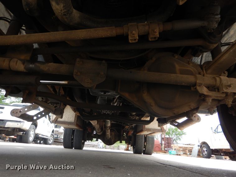 image for item IY9728 2002 Ford F550 Super Duty  flatbed truck