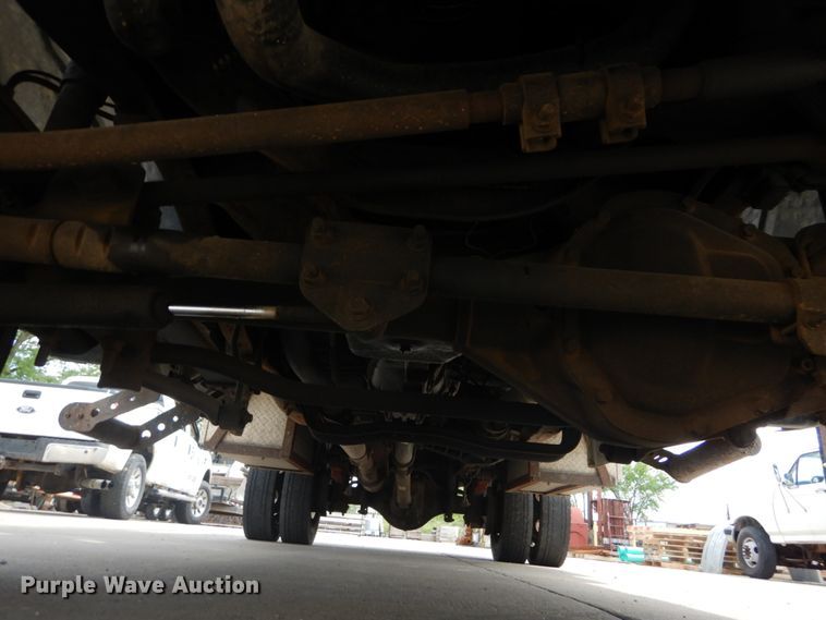 image for item IY9728 2002 Ford F550 Super Duty  flatbed truck