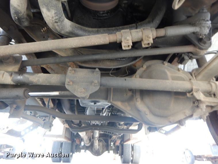 image for item IY9728 2002 Ford F550 Super Duty  flatbed truck