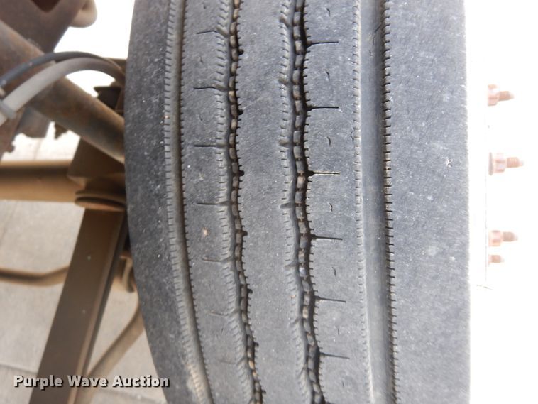 image for item IY9728 2002 Ford F550 Super Duty  flatbed truck