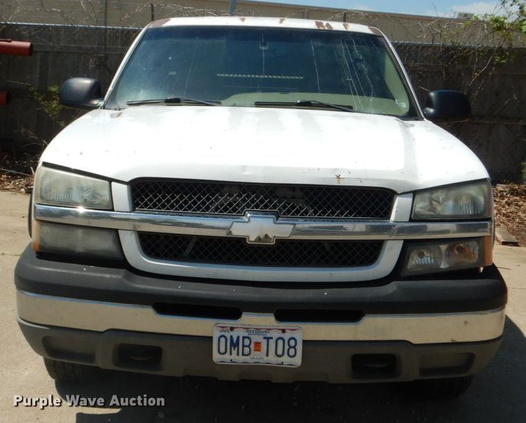 image for item IY9730 2003 Chevrolet Silverado 1500  Ext. Cab pickup truck