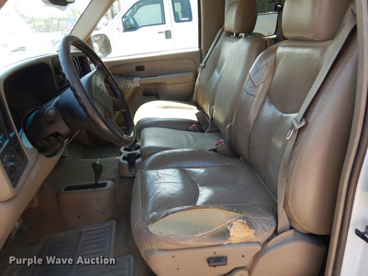 image for item IY9730 2003 Chevrolet Silverado 1500  Ext. Cab pickup truck