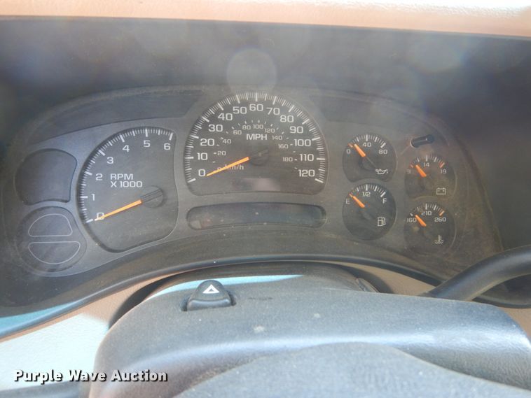 image for item IY9730 2003 Chevrolet Silverado 1500  Ext. Cab pickup truck