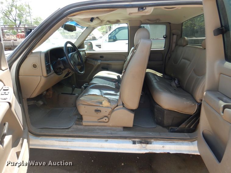 image for item IY9730 2003 Chevrolet Silverado 1500  Ext. Cab pickup truck