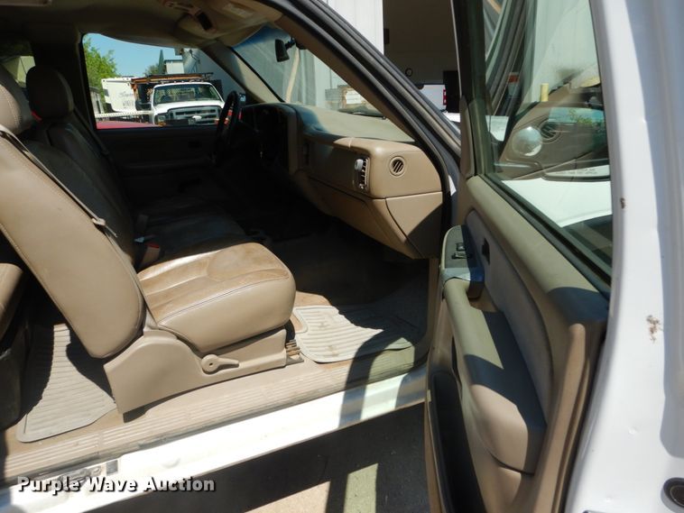 image for item IY9730 2003 Chevrolet Silverado 1500  Ext. Cab pickup truck