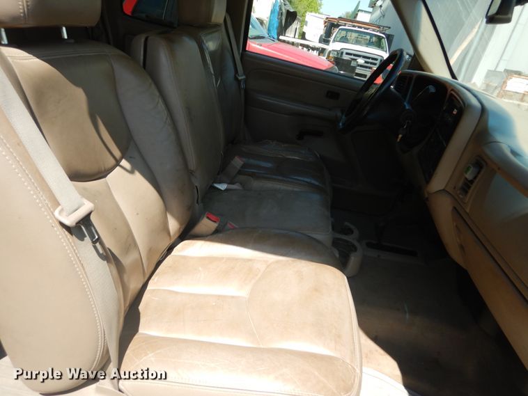 image for item IY9730 2003 Chevrolet Silverado 1500  Ext. Cab pickup truck