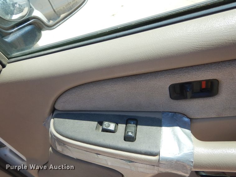 image for item IY9730 2003 Chevrolet Silverado 1500  Ext. Cab pickup truck