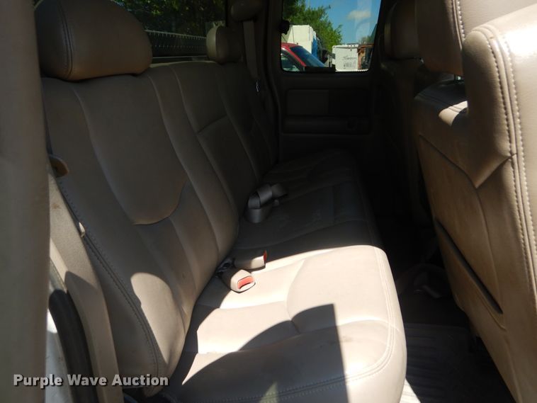 image for item IY9730 2003 Chevrolet Silverado 1500  Ext. Cab pickup truck