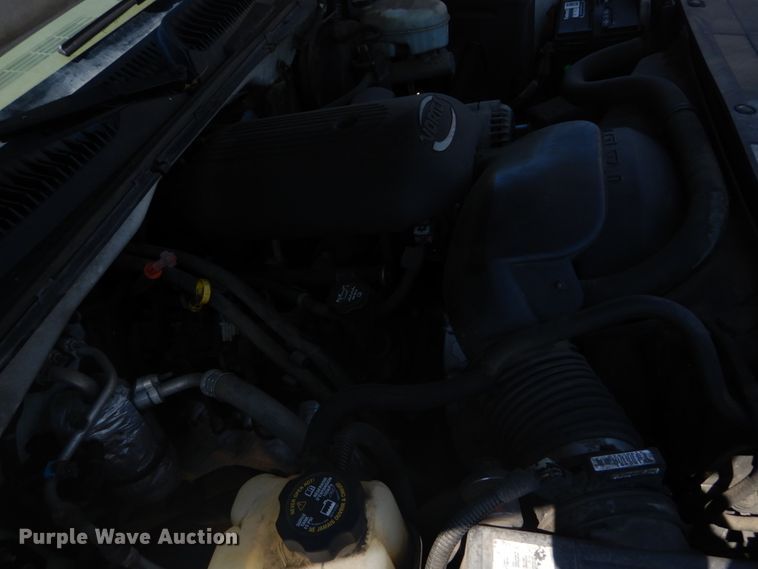 image for item IY9730 2003 Chevrolet Silverado 1500  Ext. Cab pickup truck