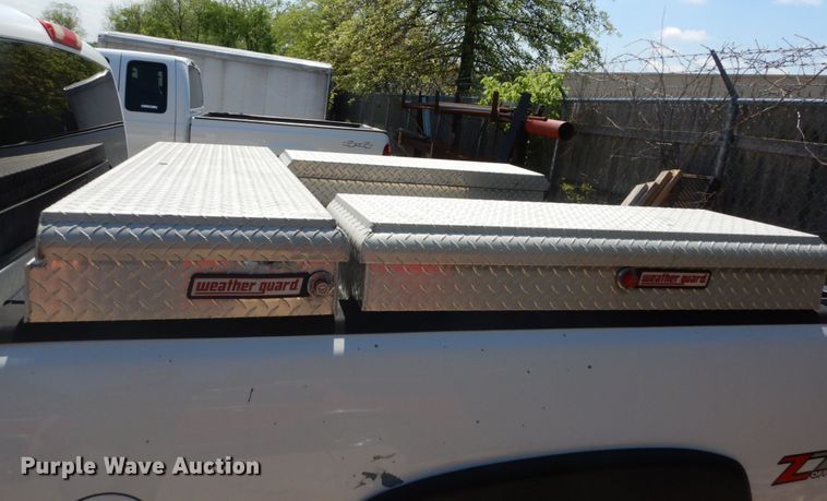 image for item IY9730 2003 Chevrolet Silverado 1500  Ext. Cab pickup truck