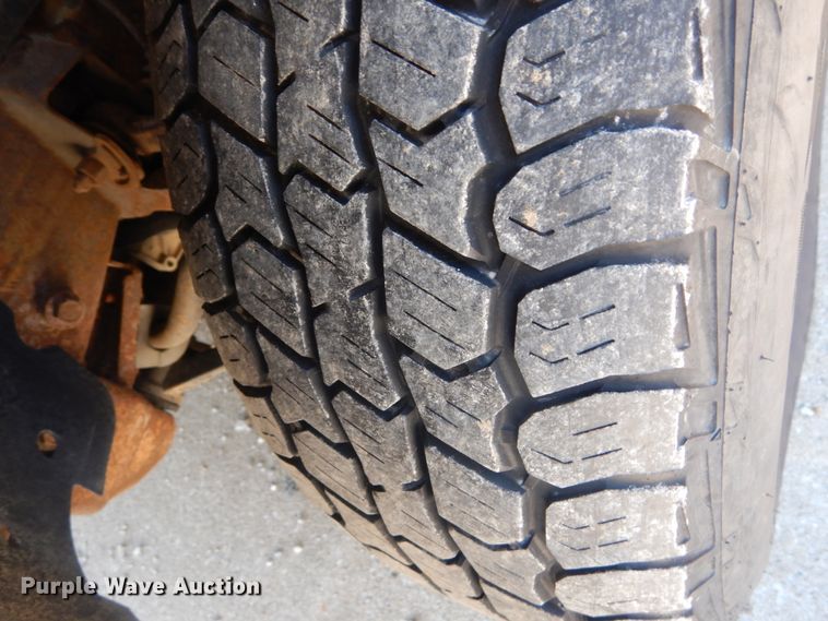 image for item IY9730 2003 Chevrolet Silverado 1500  Ext. Cab pickup truck