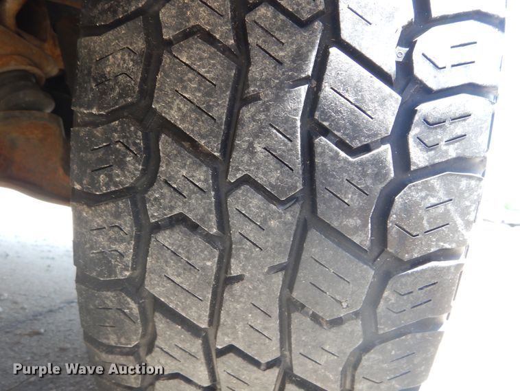 image for item IY9730 2003 Chevrolet Silverado 1500  Ext. Cab pickup truck