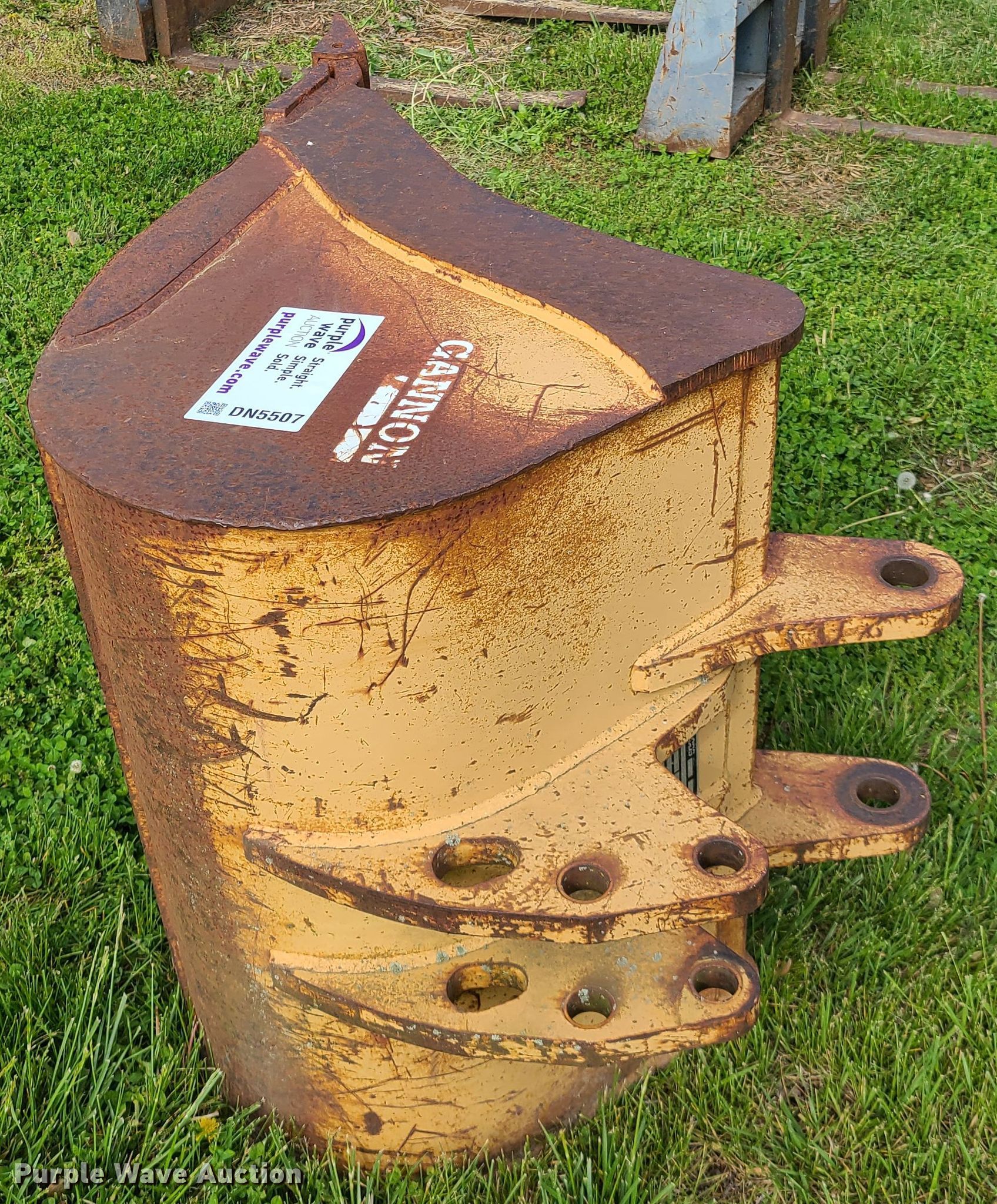 Gannon 36"W backhoe bucket in Raytown, MO Item DN5507 sold Purple Wave