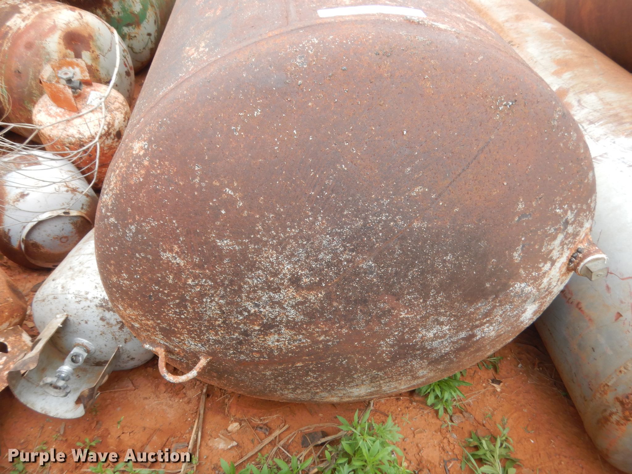 Propane tank in Weatherford, OK Item ET9198 sold Purple Wave