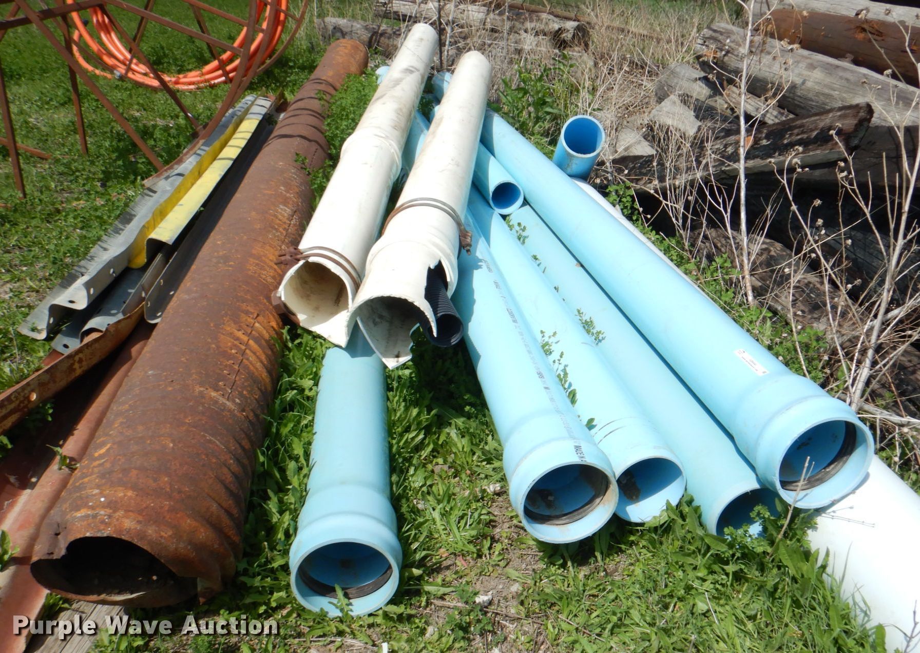Approximately 10 water pipes in Chariton, IA Item IQ9440 sold