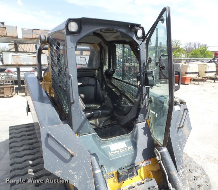 image for item DA7106 2016 John Deere 333E  tracked skid steer loader