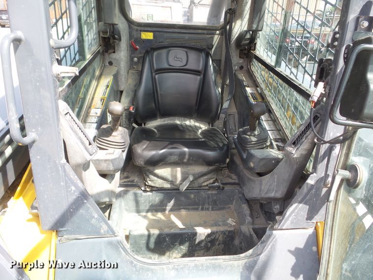 image for item DA7106 2016 John Deere 333E  tracked skid steer loader