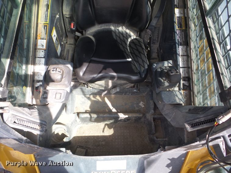 image for item DA7106 2016 John Deere 333E  tracked skid steer loader