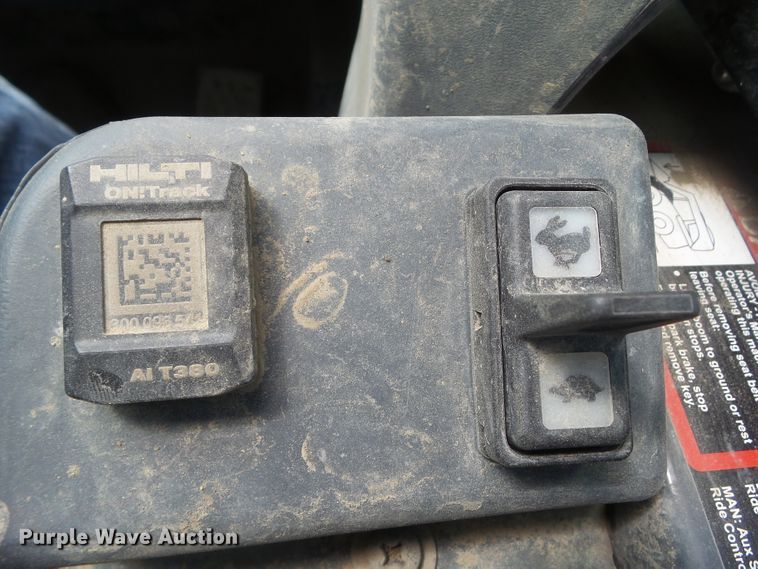 image for item DA7106 2016 John Deere 333E  tracked skid steer loader