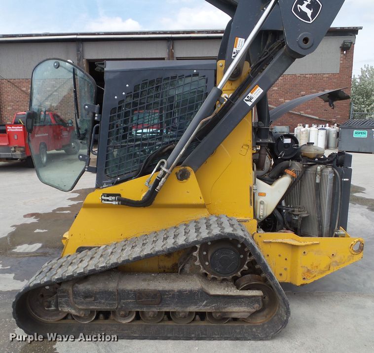 image for item DA7106 2016 John Deere 333E  tracked skid steer loader