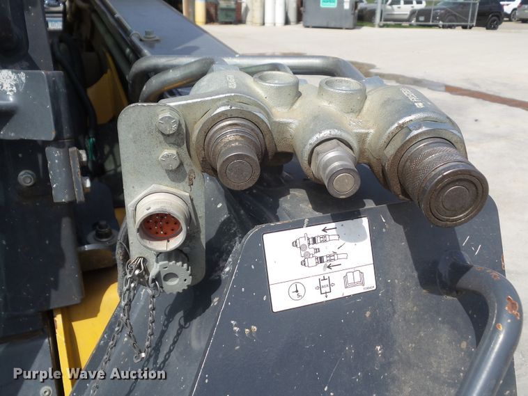 image for item DA7106 2016 John Deere 333E  tracked skid steer loader