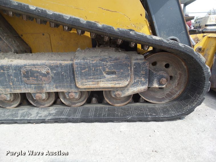 image for item DA7106 2016 John Deere 333E  tracked skid steer loader