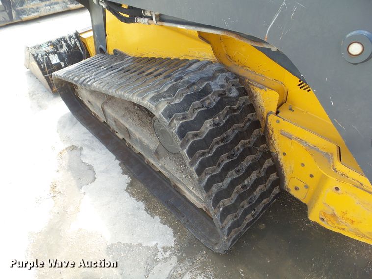 image for item DA7106 2016 John Deere 333E  tracked skid steer loader