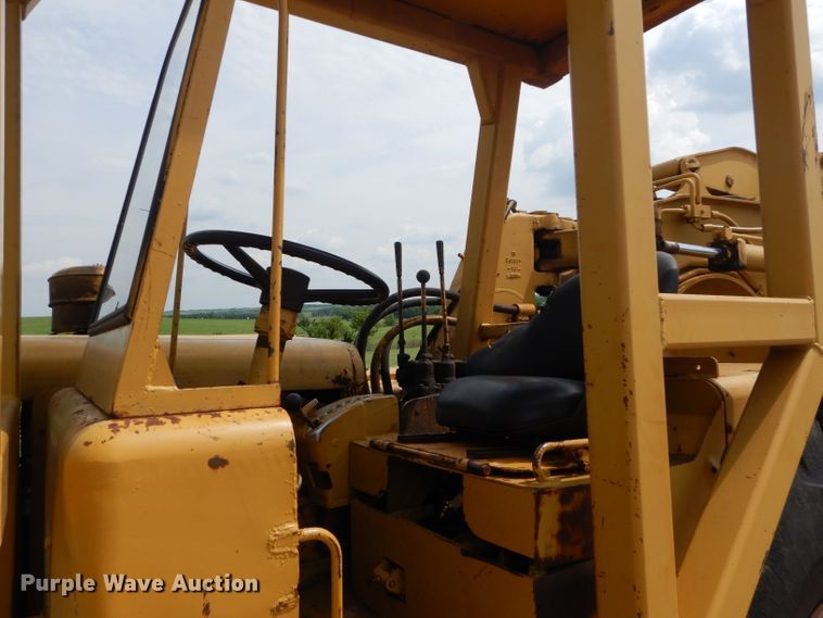 image for item DH4457 1972 Caterpillar 621  conventional scraper