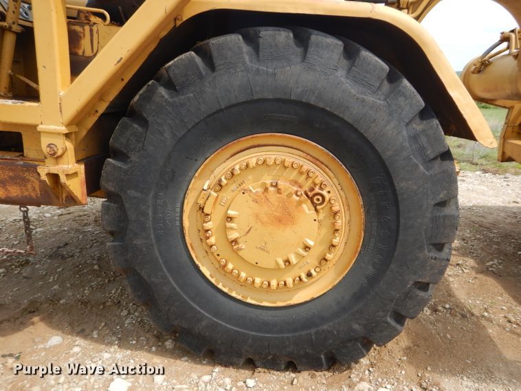 image for item DH4457 1972 Caterpillar 621  conventional scraper