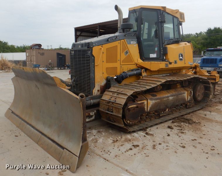 image for item DH5493 2015 John Deere 850K WLT  dozer