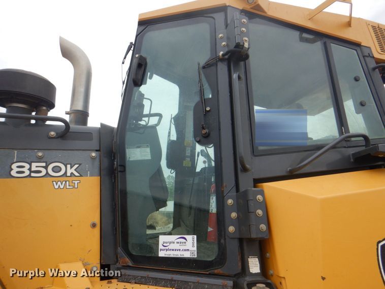 image for item DH5493 2015 John Deere 850K WLT  dozer
