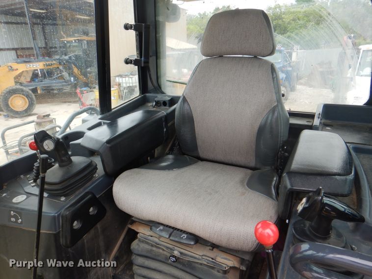 image for item DH5493 2015 John Deere 850K WLT  dozer