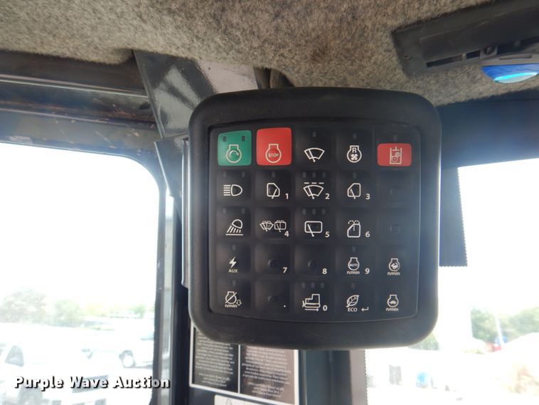 image for item DH5493 2015 John Deere 850K WLT  dozer