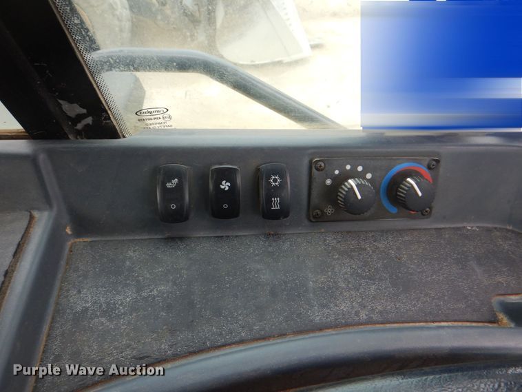 image for item DH5493 2015 John Deere 850K WLT  dozer