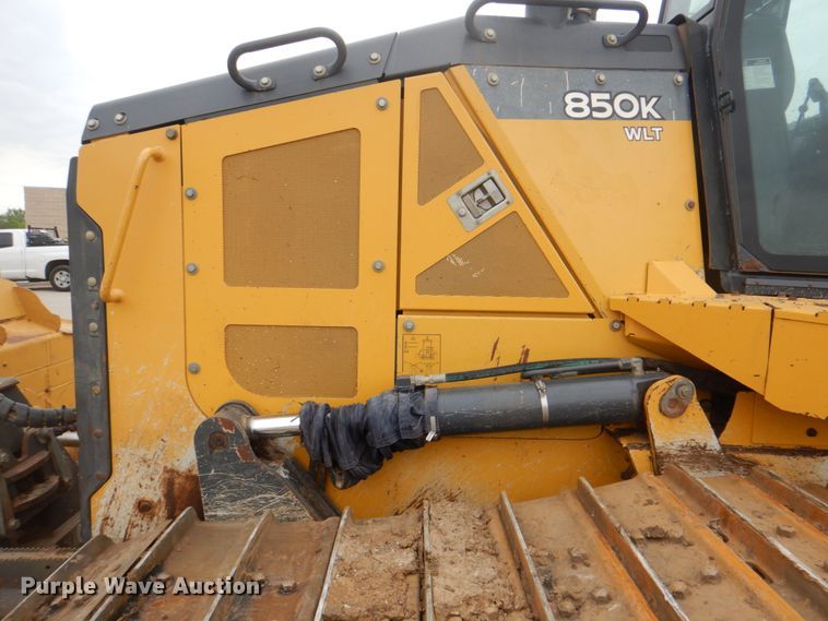 image for item DH5493 2015 John Deere 850K WLT  dozer