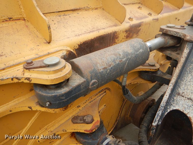 image for item DH5493 2015 John Deere 850K WLT  dozer