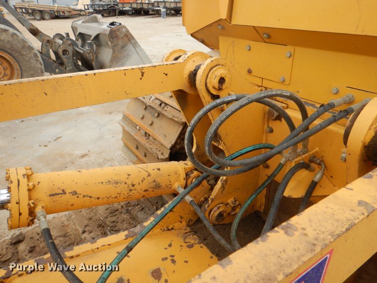 image for item DH5493 2015 John Deere 850K WLT  dozer