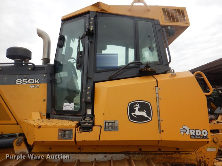 image for item DH5493 2015 John Deere 850K WLT  dozer