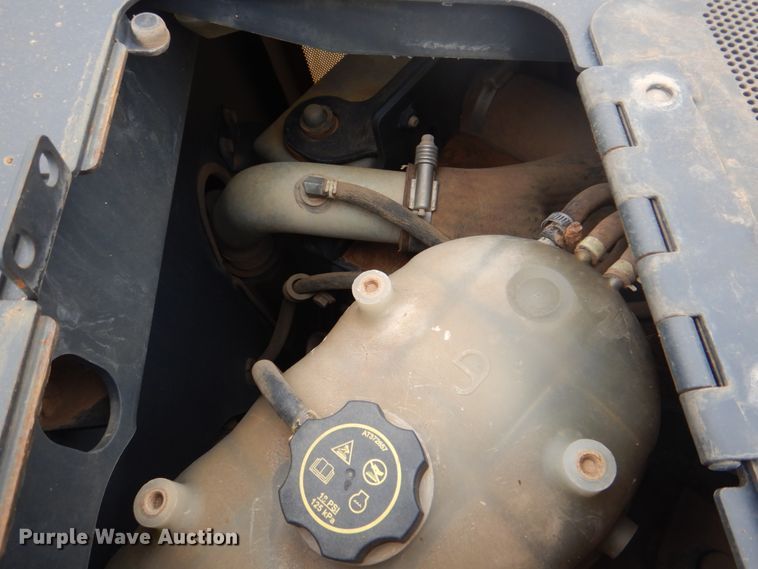 image for item DH5493 2015 John Deere 850K WLT  dozer